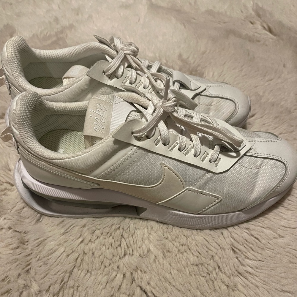 Nike Air Max size 8. Only wore a few times